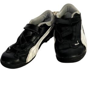 Puma Size 11 child  boy or girl sports sneakers flat bottom  117825B009478
